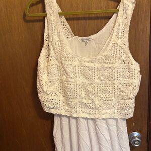 Chic White Crochet Crop Top